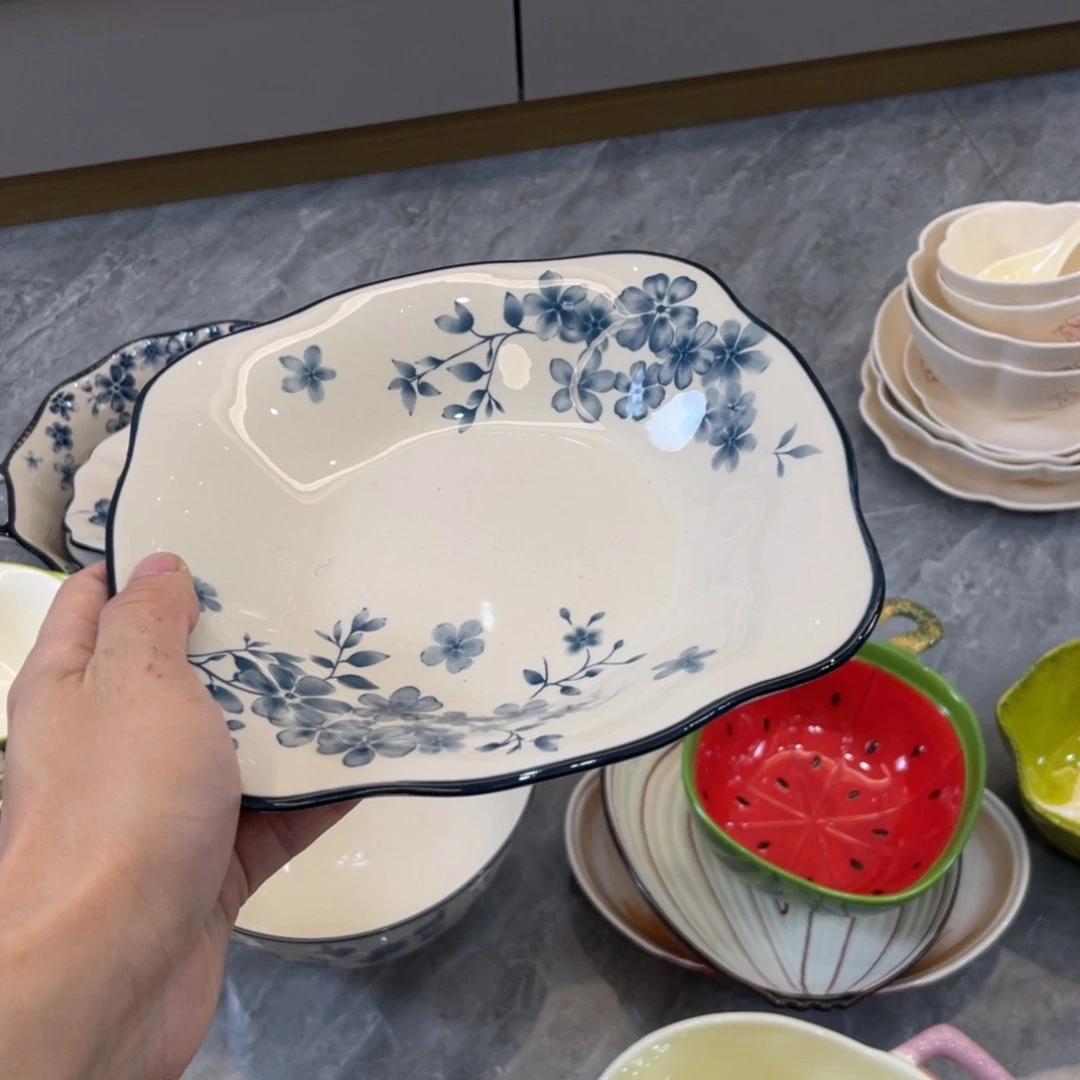 陶瓷微瑕餐具介意勿拍，满18飞！