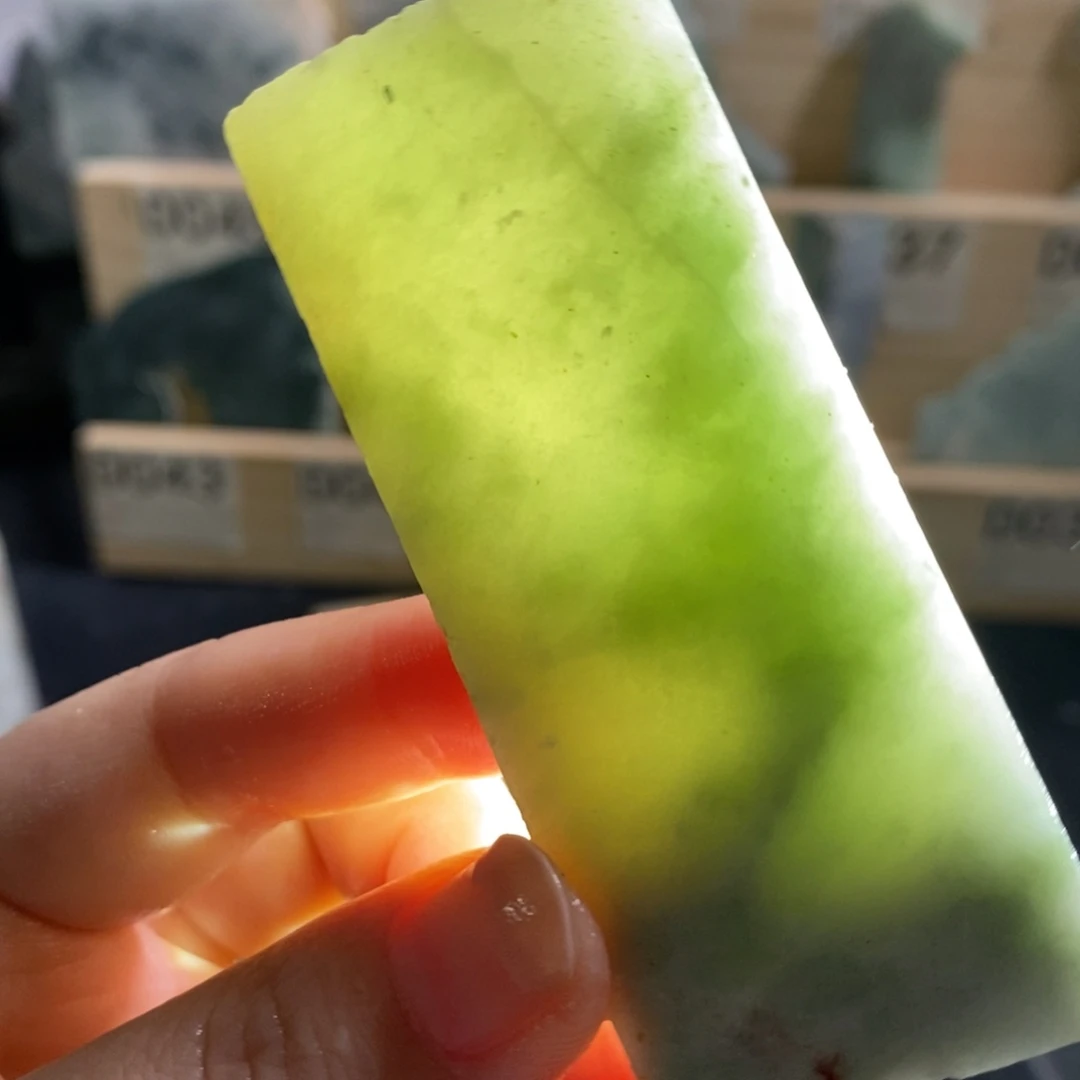 颈饰未镶嵌翡翠天然翡翠