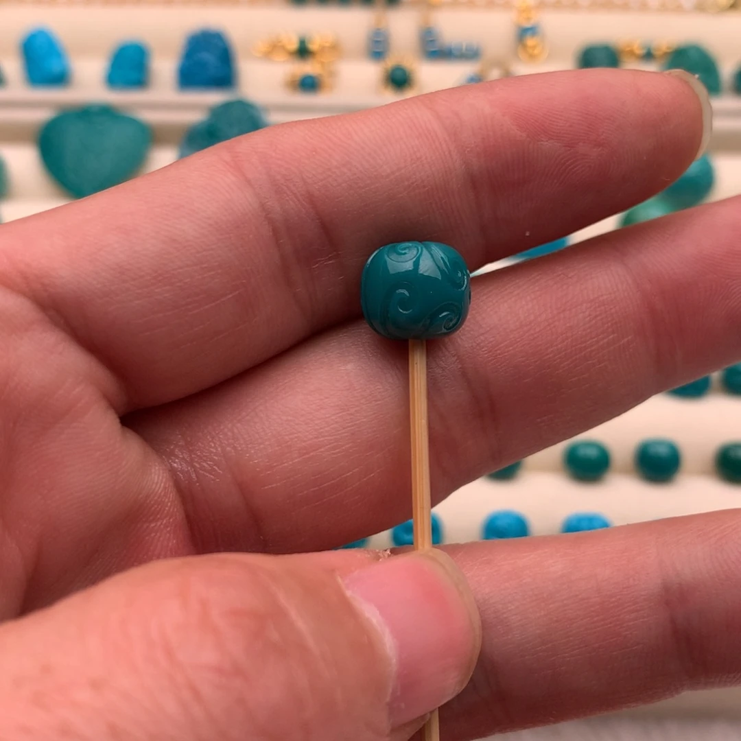 绿松石未镶嵌珠宝奇石