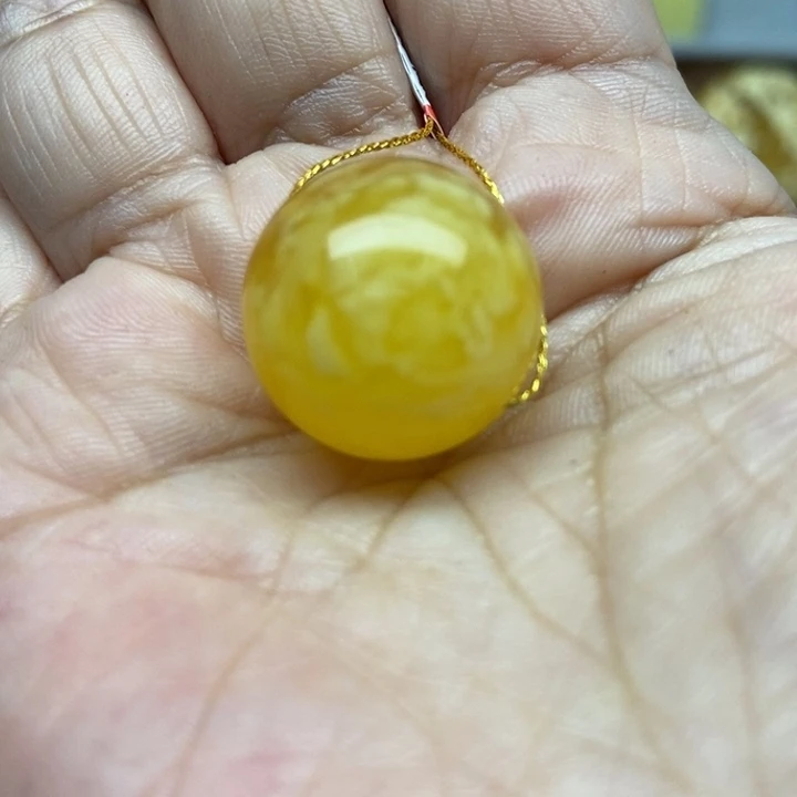 天***。琥珀未镶嵌裸石珠子