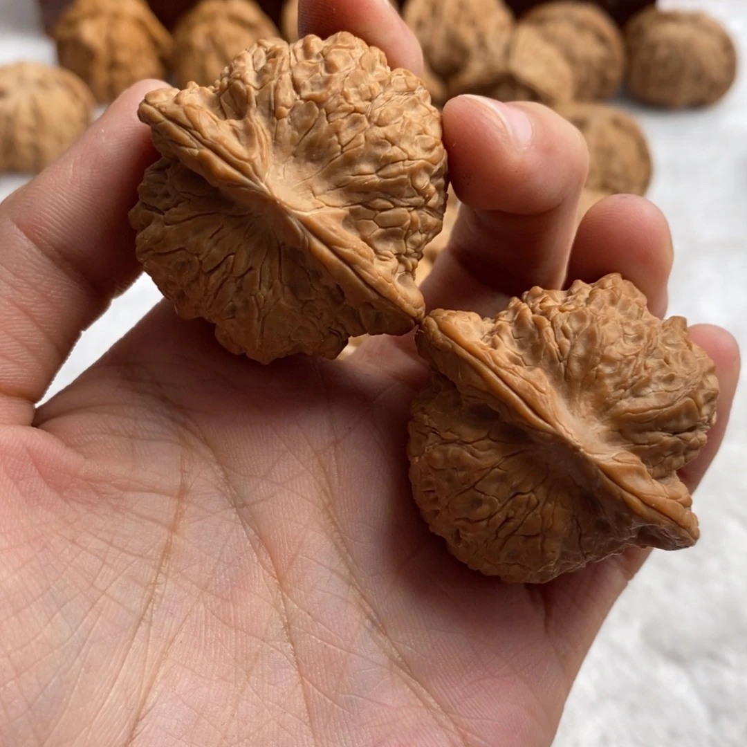 文玩核桃吊坠核**刀血麒麟