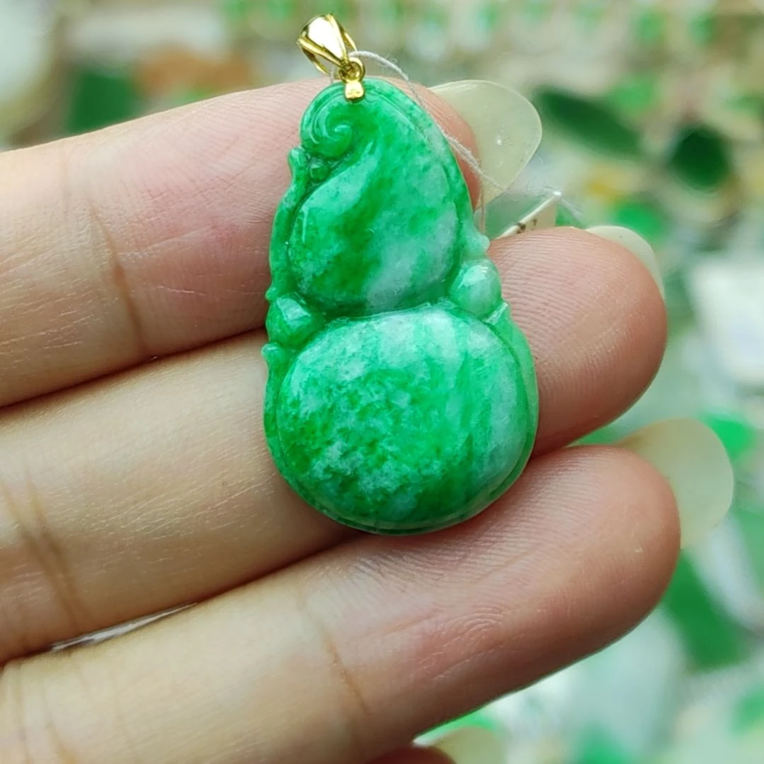 翡翠未镶嵌颈饰6