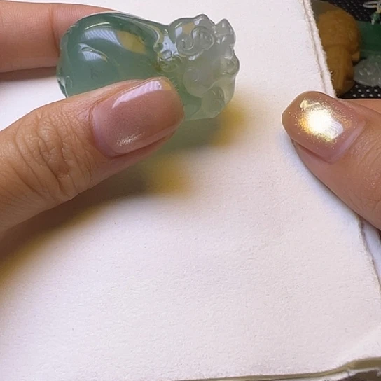 石英质玉（非洲翠）合金颈饰