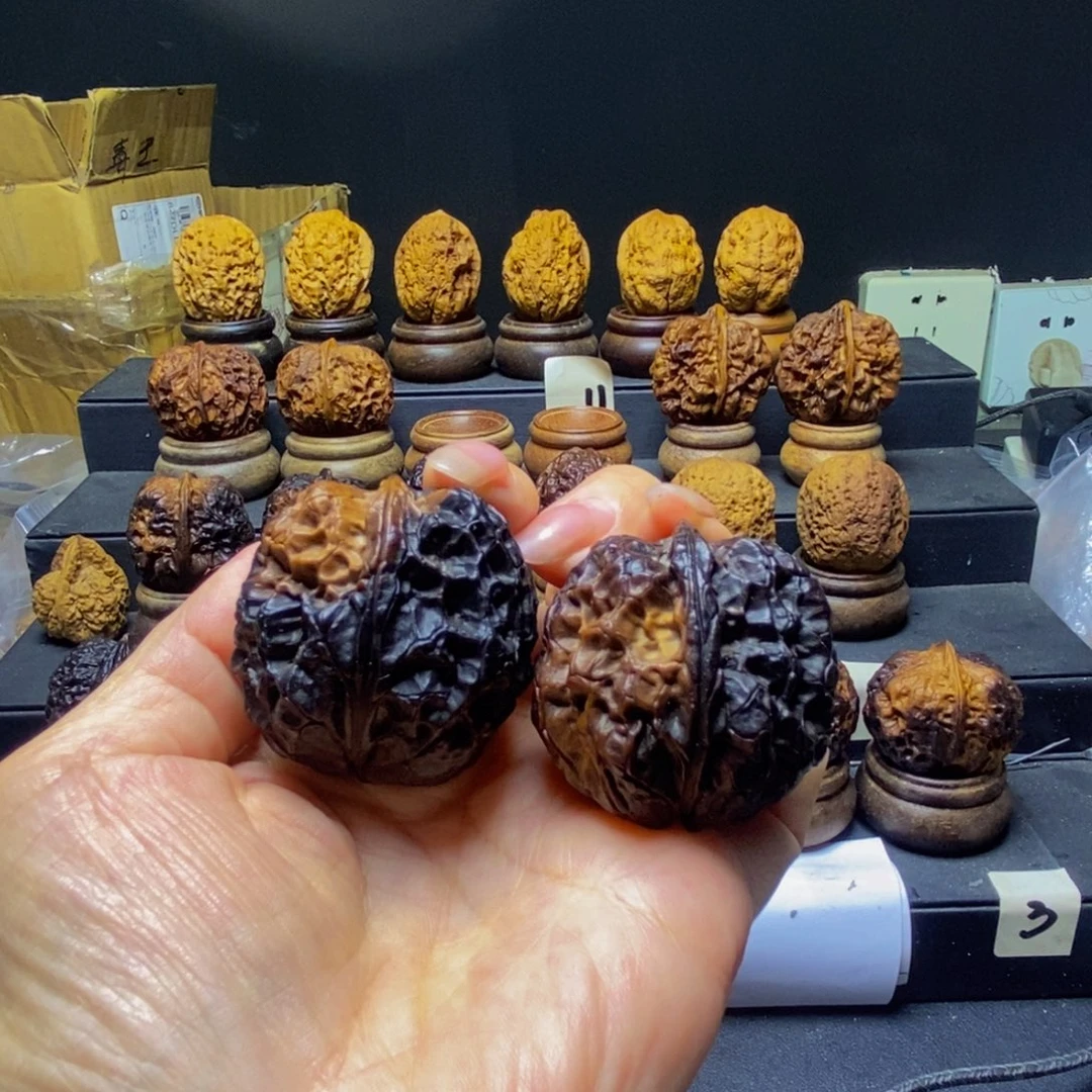 文玩核桃吊坠紫长将军40