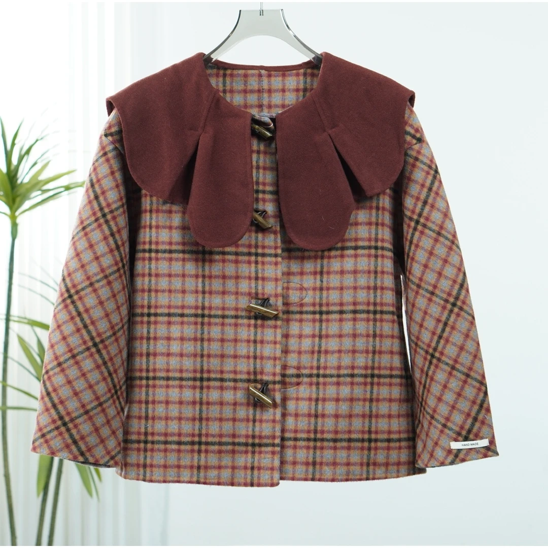 马系列  O-592 女装秋冬小香牛角扣毛呢外套红格