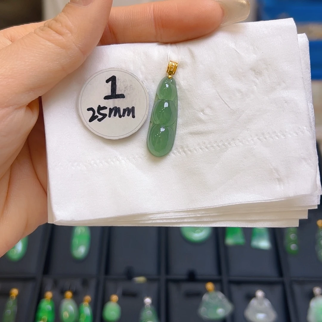 翡翠颈饰18K金镶嵌翡翠