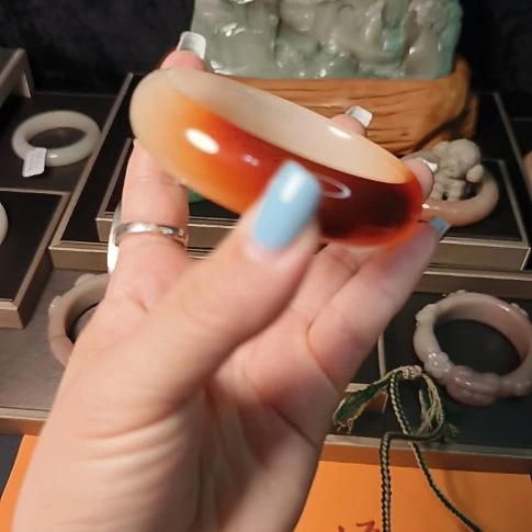 未镶嵌手镯石英岩玉