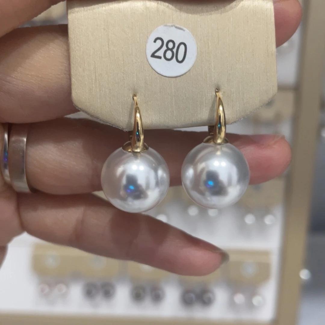 18K金镶嵌耳饰淡水珍珠