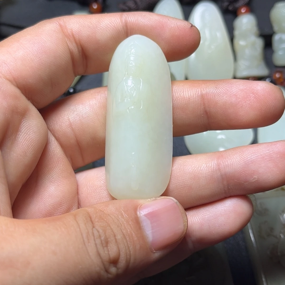 和田玉未镶嵌颈饰用****泉