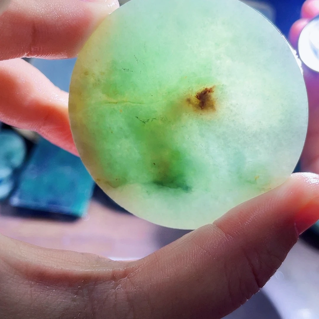 翡翠未镶嵌颈饰毛料24