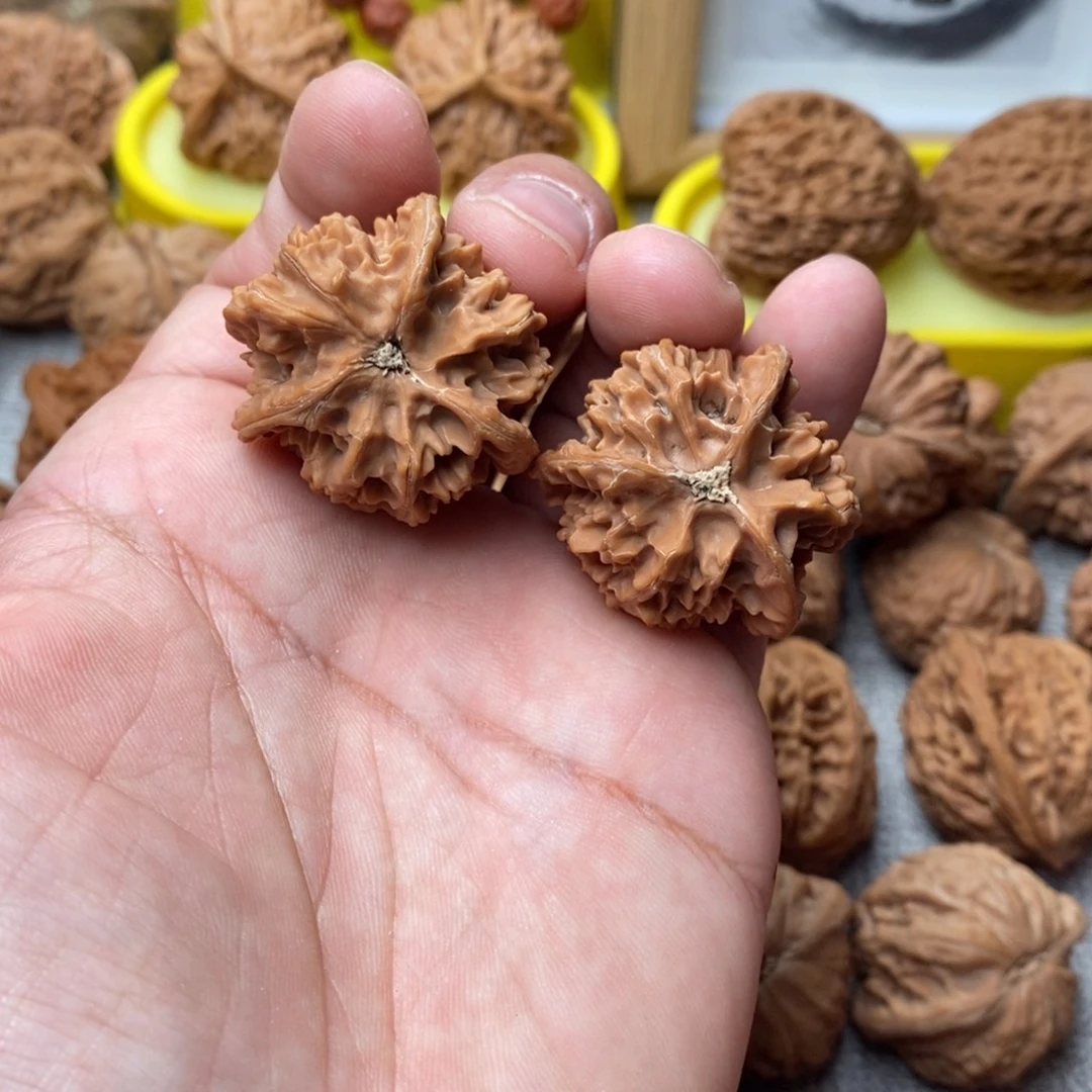 文玩核桃吊坠35盘山三棱