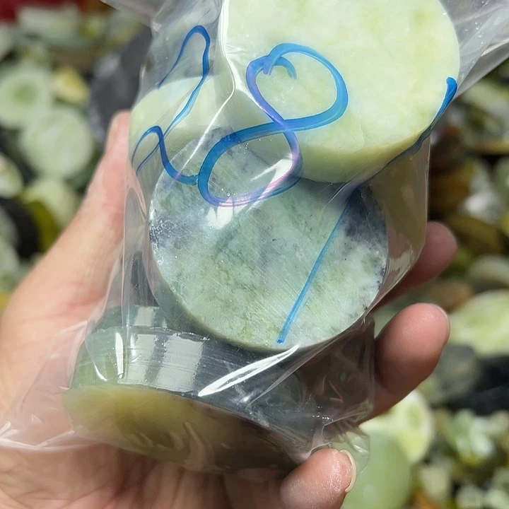未镶嵌蛇纹石玉鱼缸石，盆景石