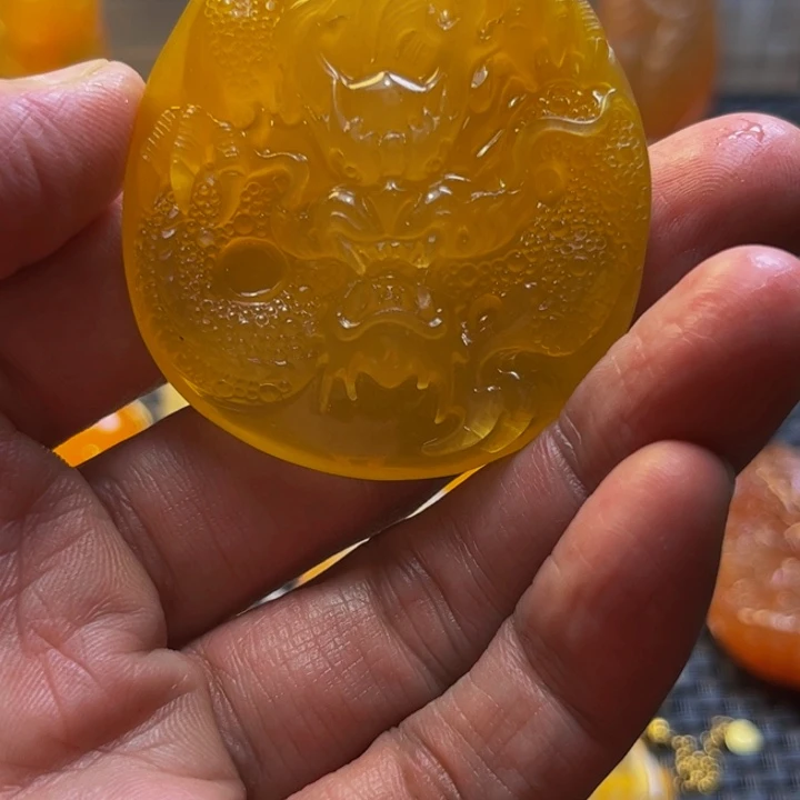禾***庄未镶嵌旦面石英质玉
