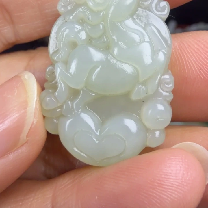 和田玉（糖玉）未镶嵌颈饰