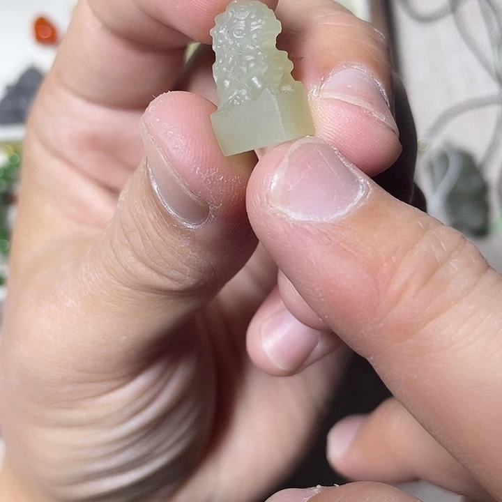 和田玉未镶嵌颈饰印章