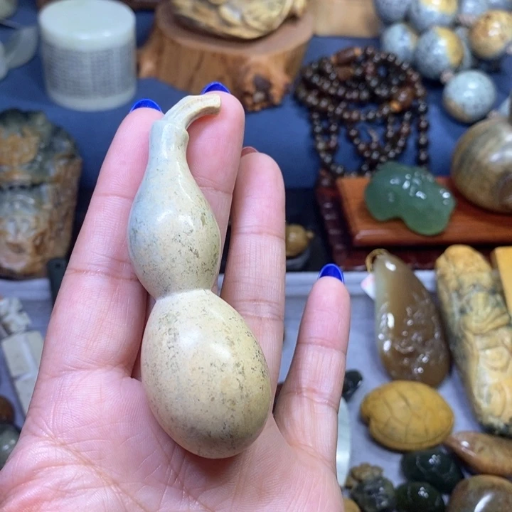 岫岩河磨玉（透闪石质玉）葫芦未镶嵌