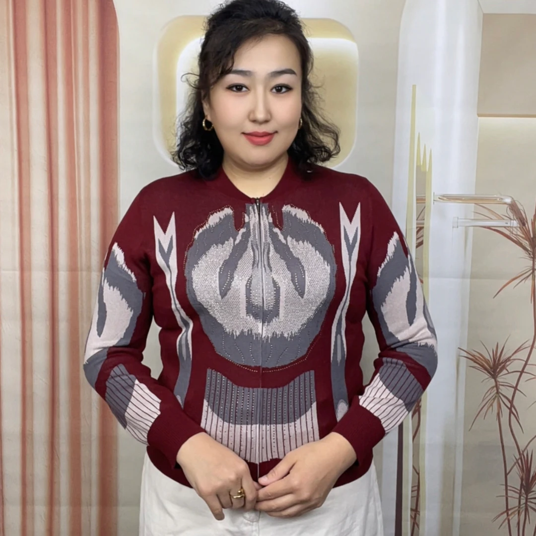 新款艾特莱斯花型外套50-90公斤