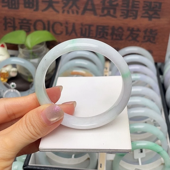 翡翠未镶嵌手镯55.8正圈