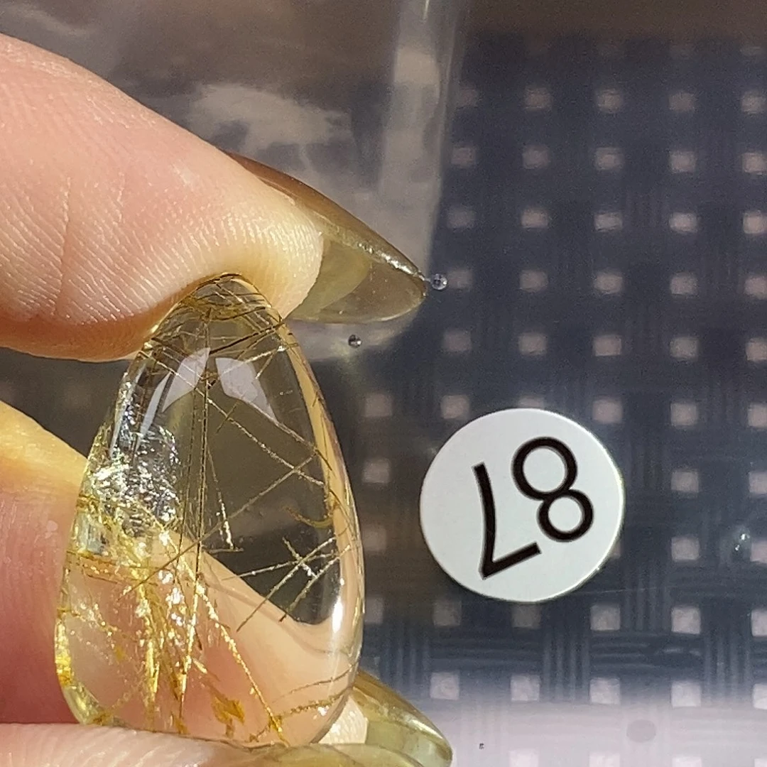 爱****未镶嵌水晶颈饰水晶