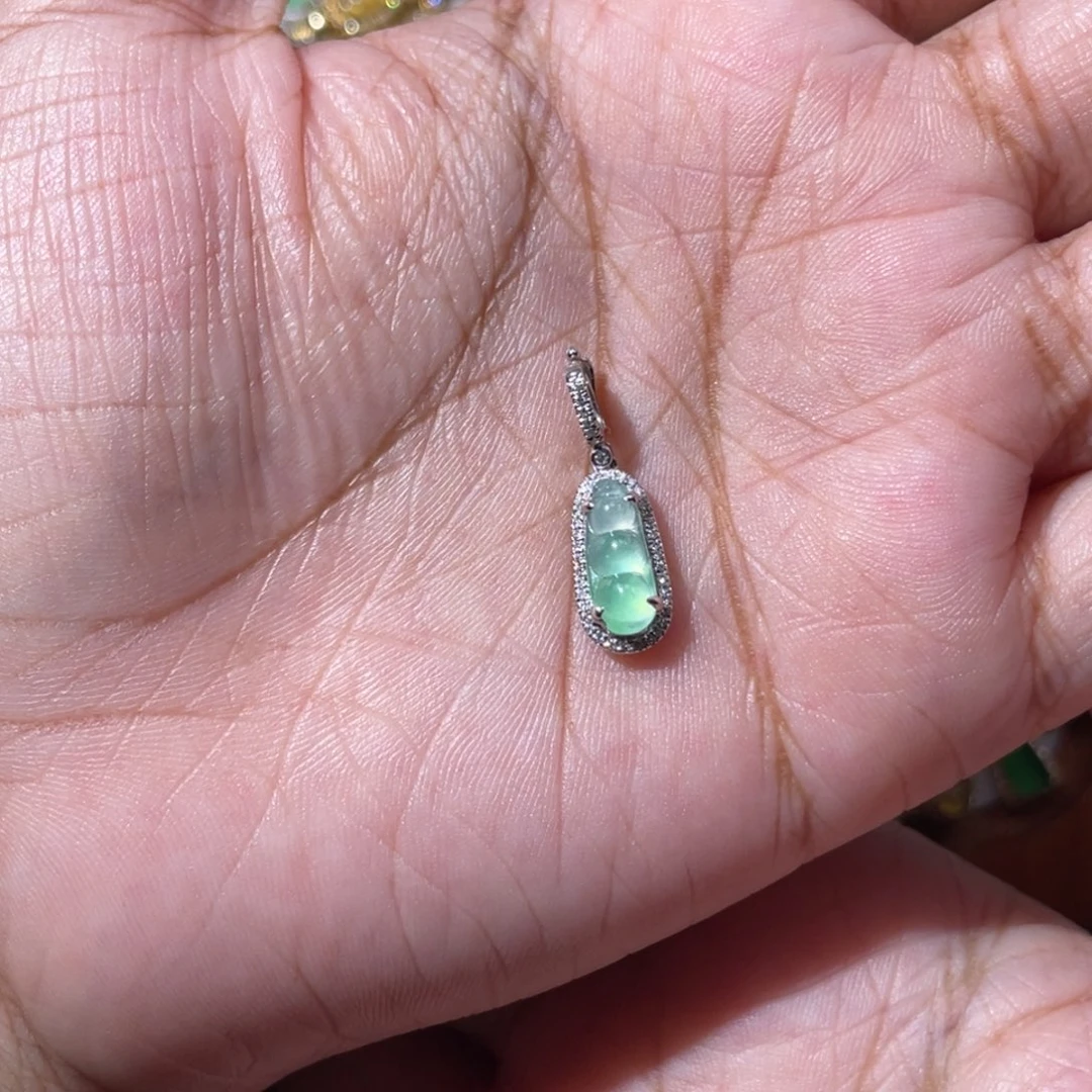 吊坠(不含链)18K金镶嵌翡翠