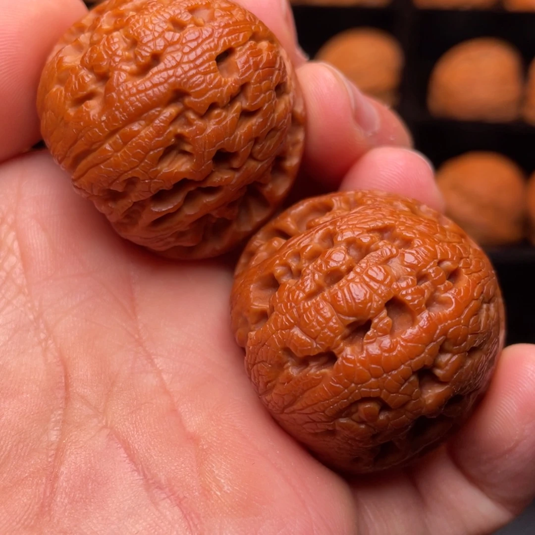 文玩核桃把件秦岭野生核桃