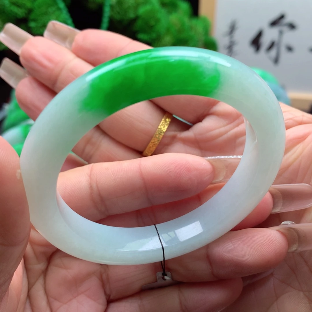 未镶嵌手镯翡翠缅甸