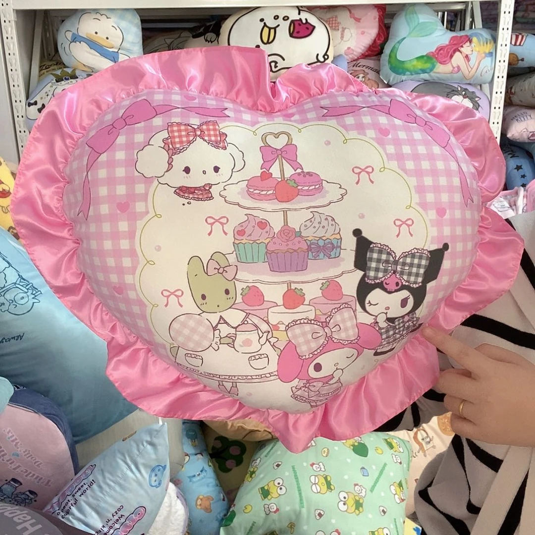 联名好看靠枕一个。