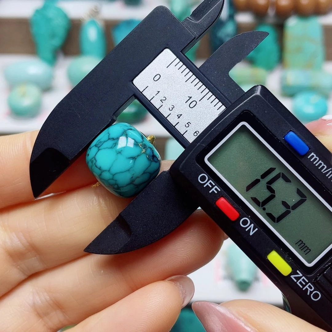 绿松石未镶嵌挂件