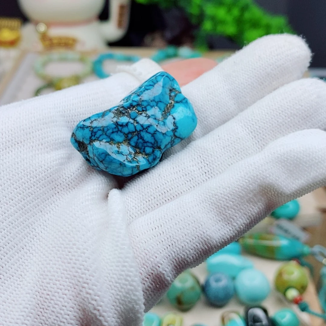 绿松石未镶嵌颈饰