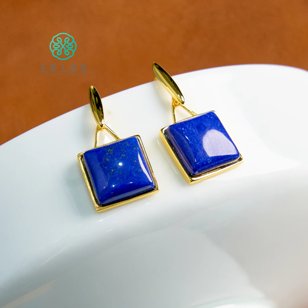 石惑珠宝*青金石方面耳钉约13*13mm