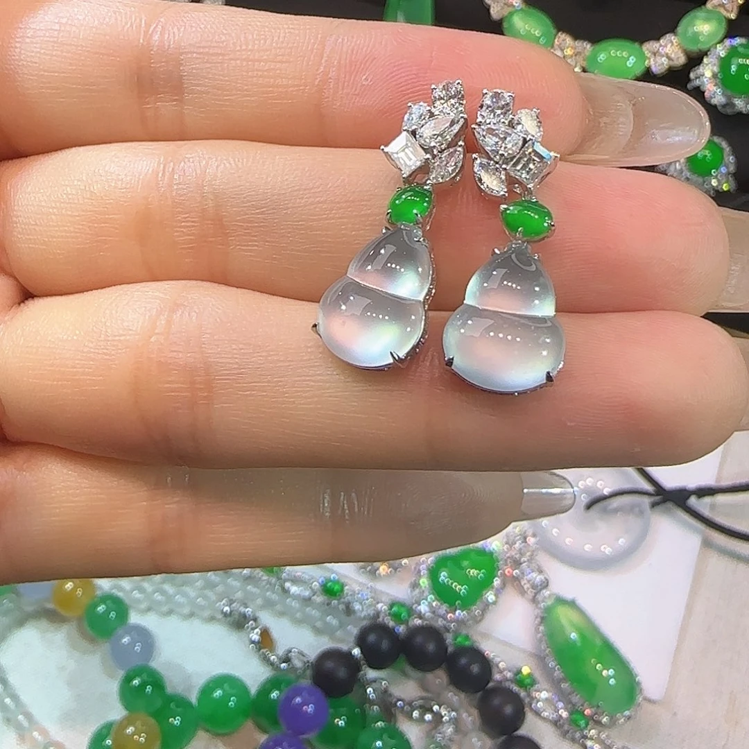 翡翠18K金镶嵌戒指