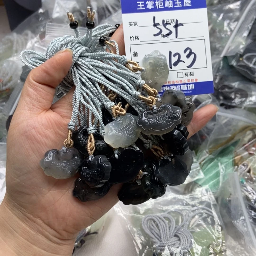 岫玉未镶嵌吊坠吊坠多样性，发一个