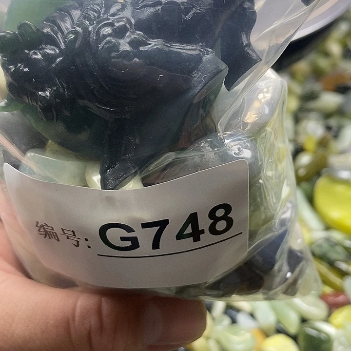 岫玉鱼缸石未镶嵌
