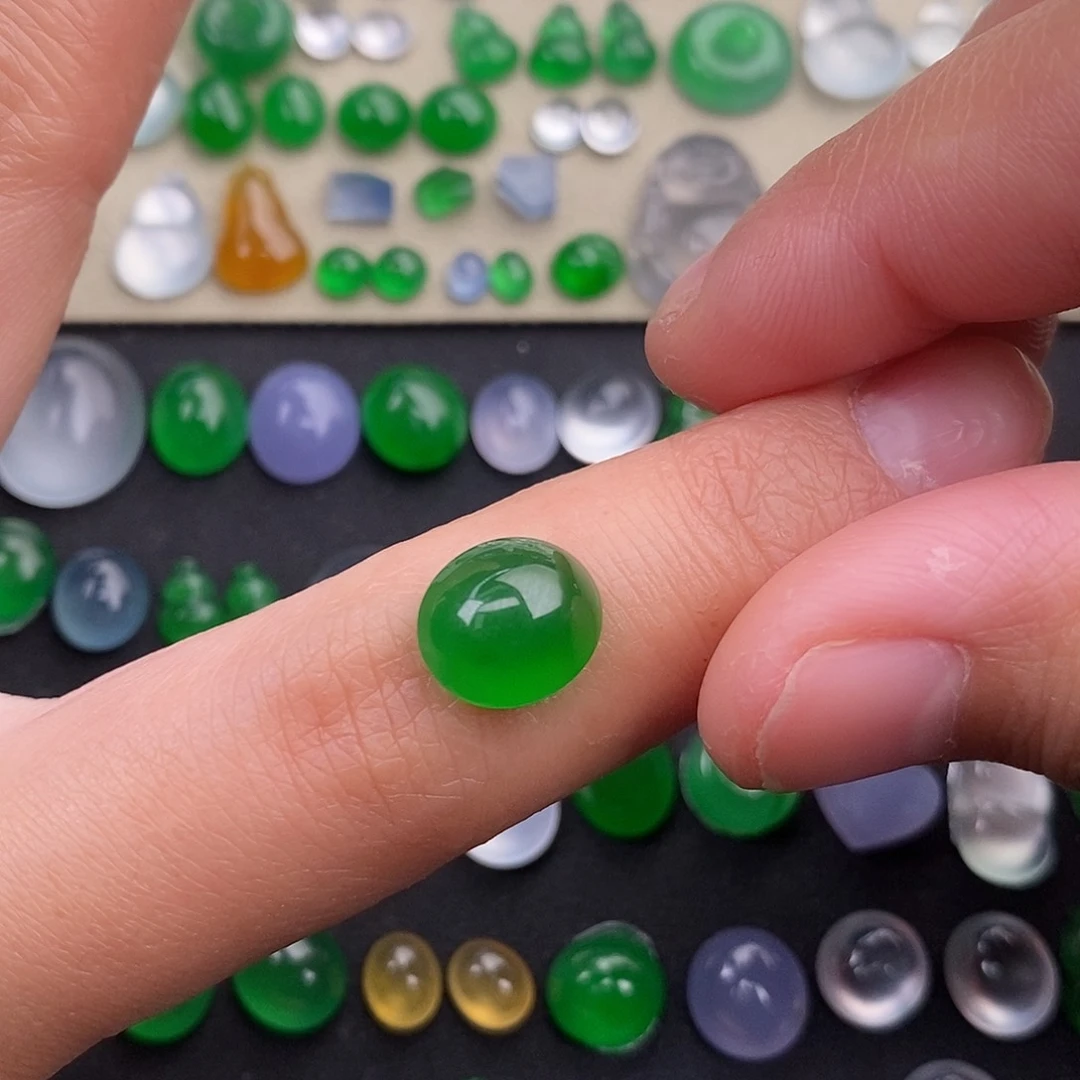 定制翡翠未镶嵌不**靠翡翠