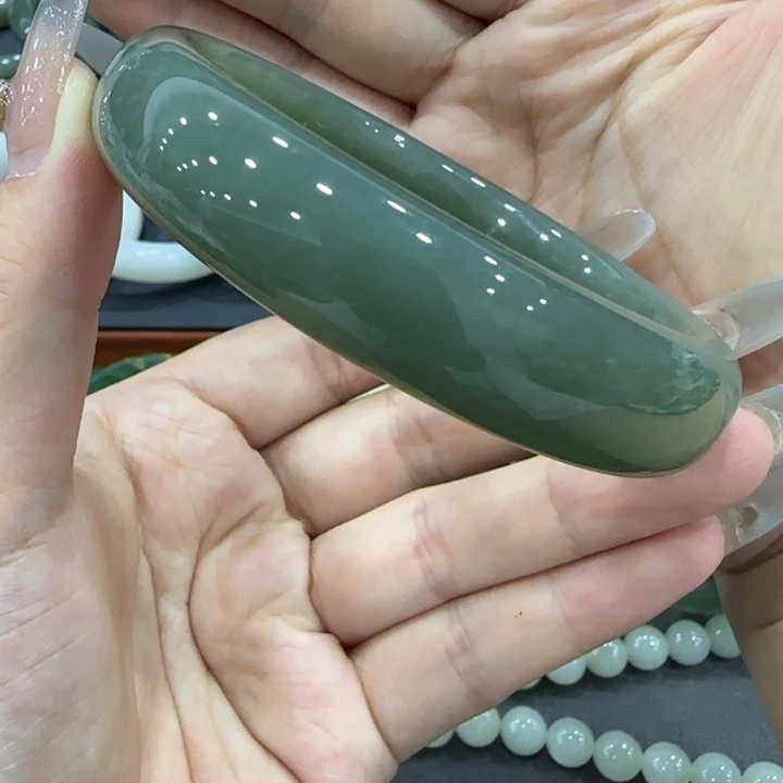 和田玉手镯未镶嵌61