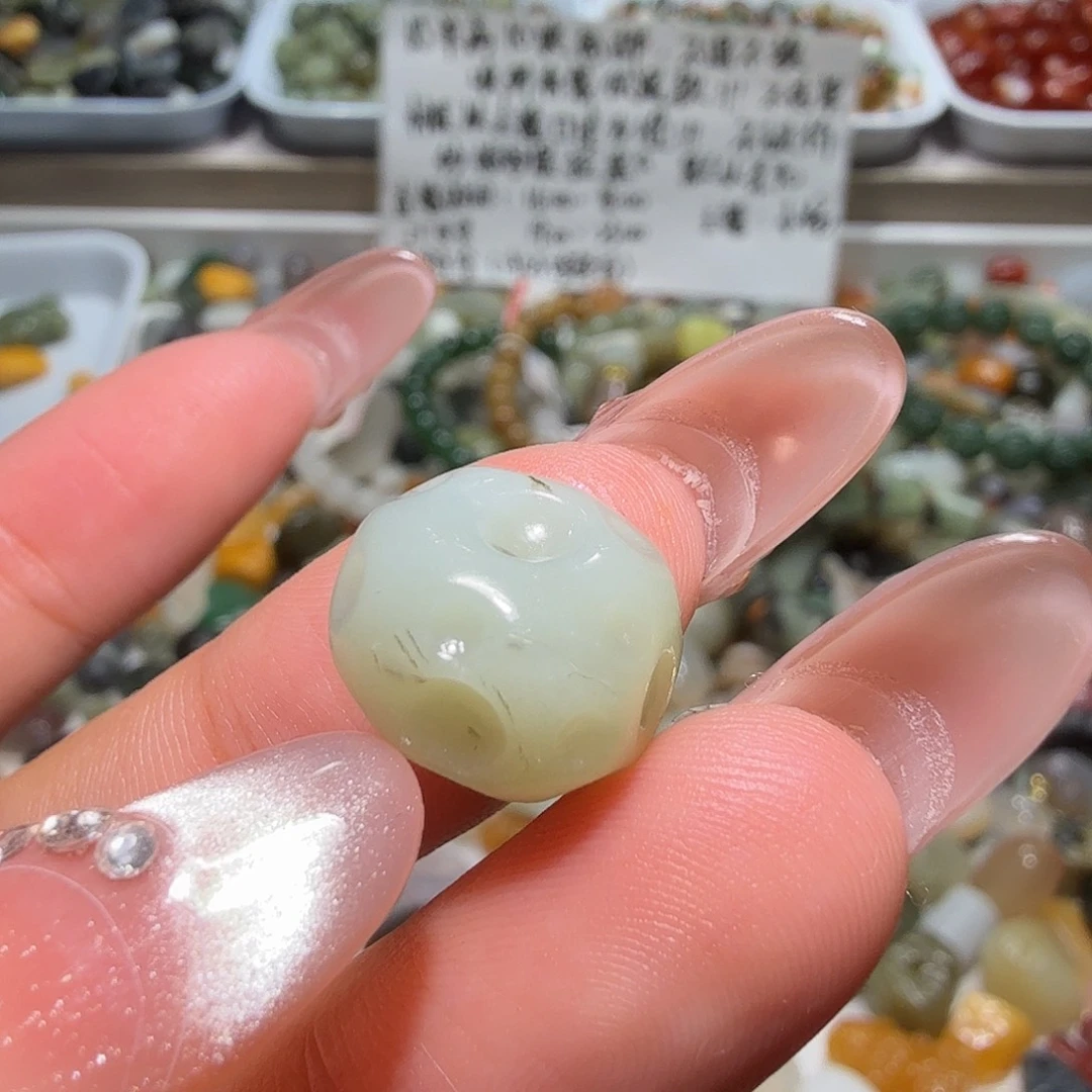 和田玉未镶嵌珠宝奇石