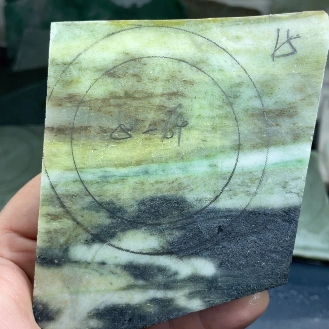 独山玉未镶嵌珠宝奇石定制手镯