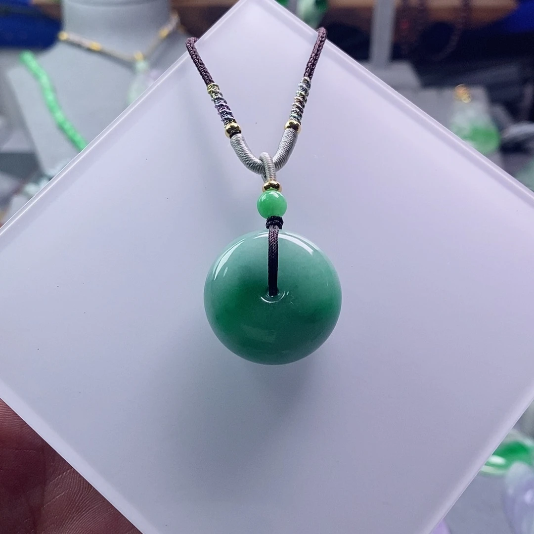 翡翠未镶嵌吊坠(赠链)
