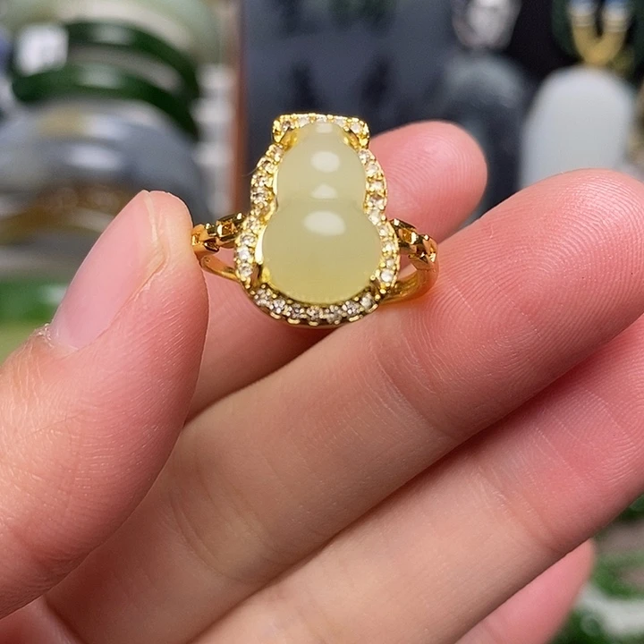 和田玉未镶嵌戒指