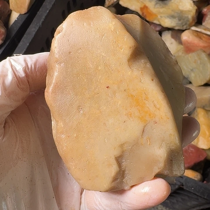 何***我寿山石寿山石的颜色