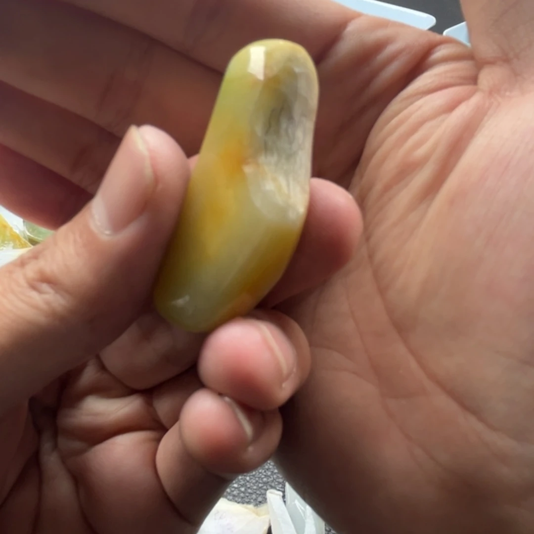 翡翠未镶嵌颈饰小*?加工随形