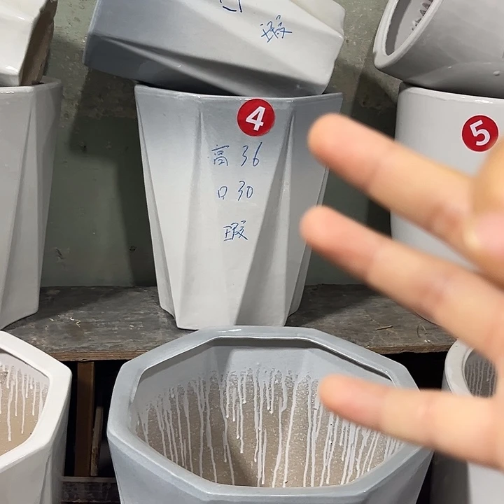 陶瓷花盆哦默认为他