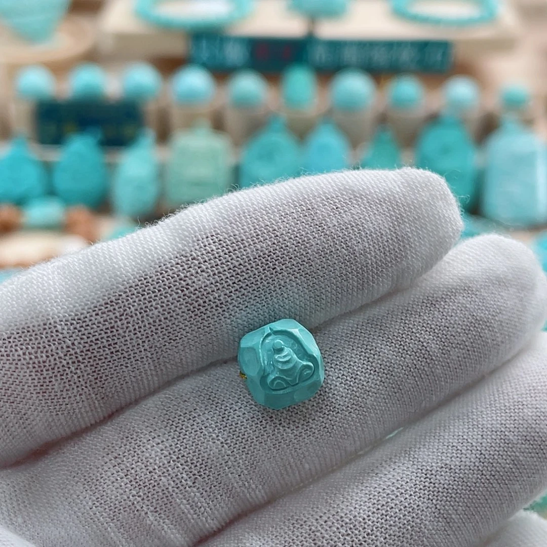 绿松石未镶嵌珠宝奇石