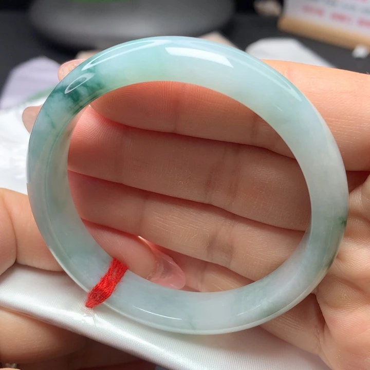 翡翠手镯未镶嵌56565757