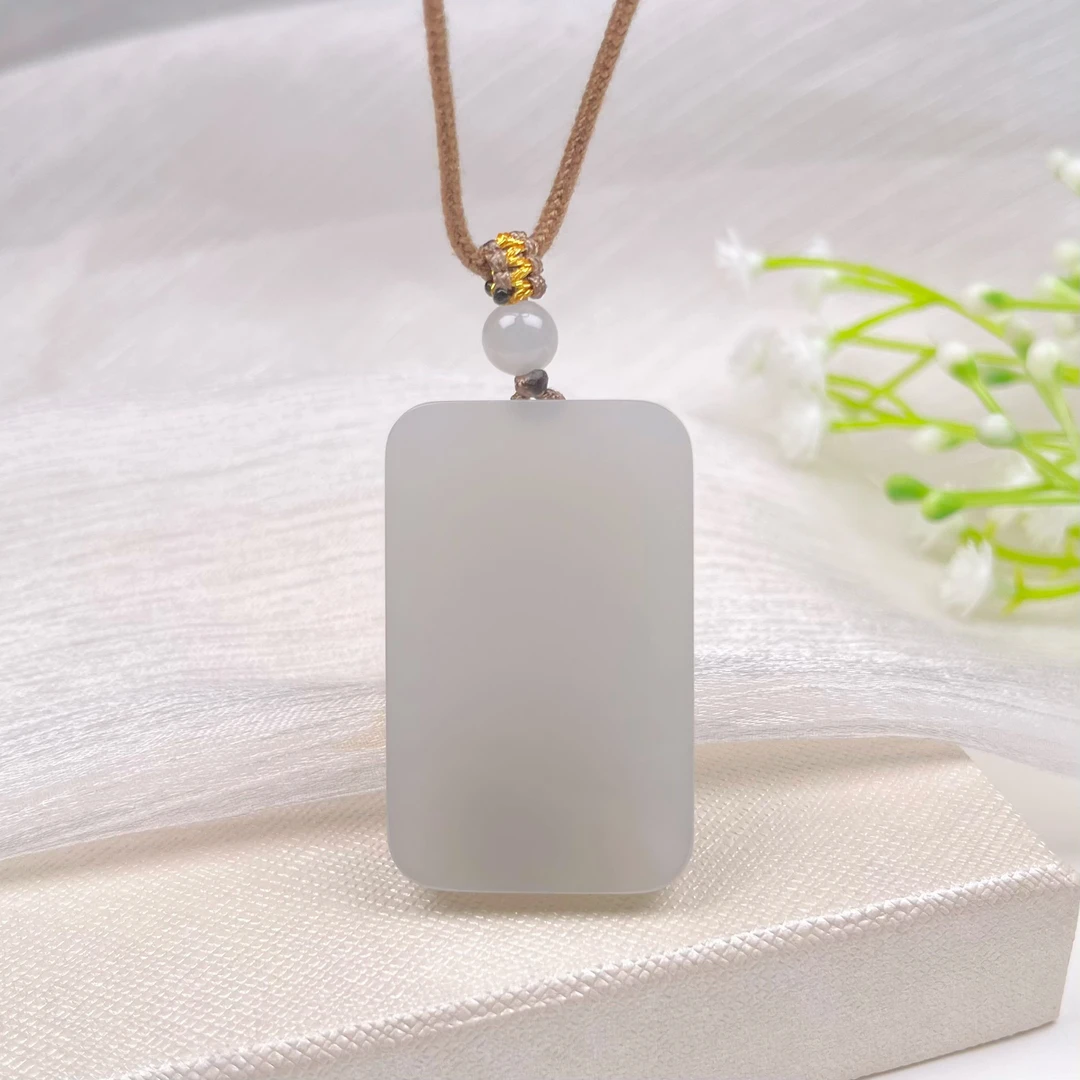 【麦子家族年终大促】天然和田玉挂件吊坠无事牌时尚百搭 D3443