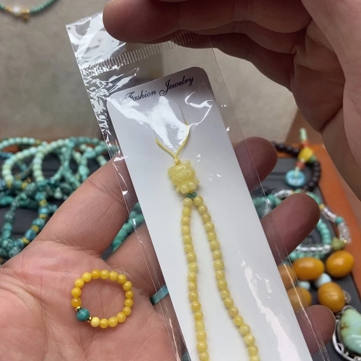 琥珀未镶嵌裸石配饰