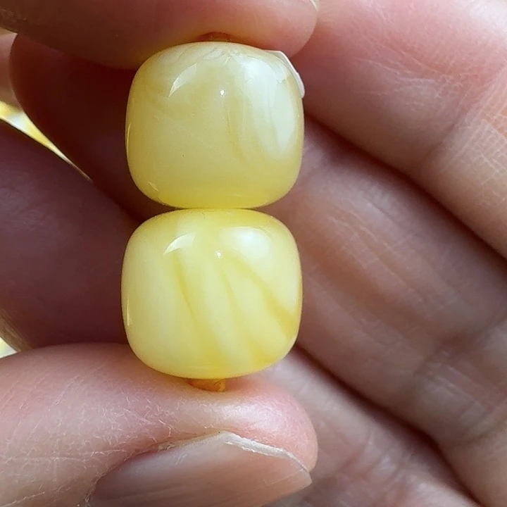 蜜蜡未镶嵌裸石23