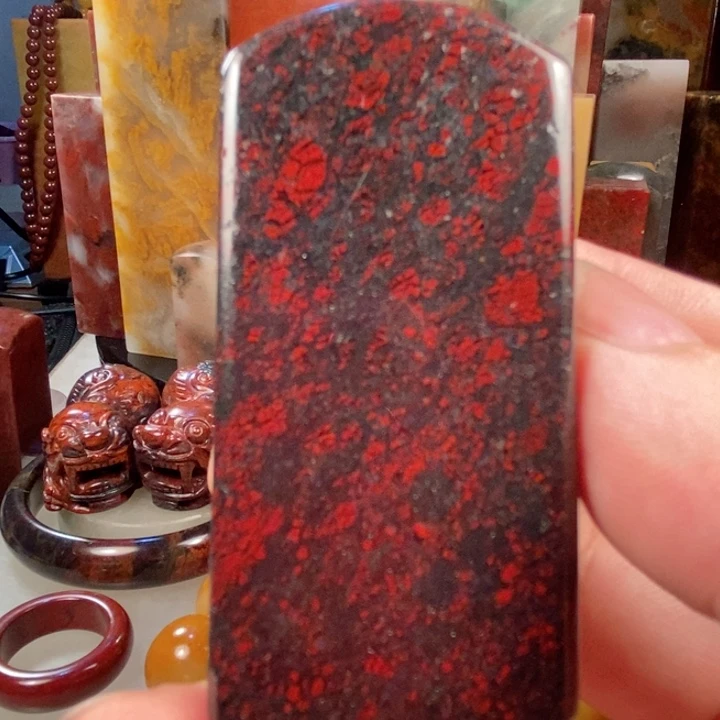 玉桂林鸡血红玉印