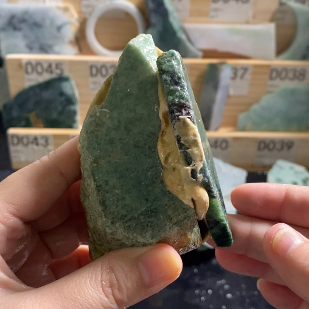 颈饰未镶嵌翡翠天然翡翠