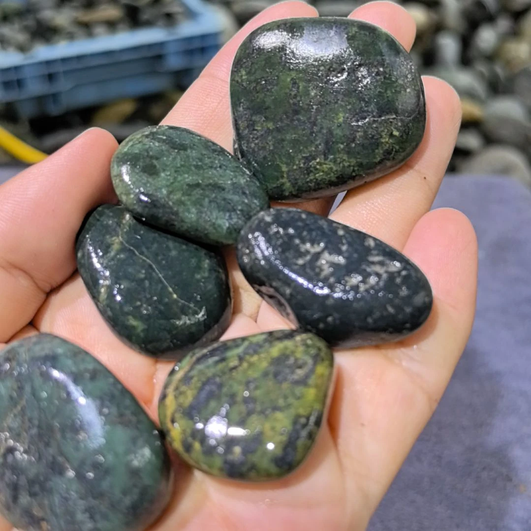 绿***山有机玻璃藏玉药王石原石手把件6颗